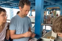 Sự thật thông tin hai du khách nước ngoài bị chặt chém 10 USD/đĩa lạc luộc phà Đình Vũ