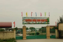 Phó hiệu trưởng mầm non kinh doanh ngoài nợ tiền tỷ người dân?