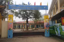 Thầy giáo bị tố dâm ô hàng loạt học sinh: Người dân bức xúc vây đánh