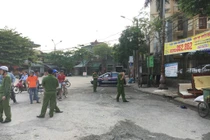 Hải Dương: Nam thanh niên có biểu hiện bất thường, tự dùng dao cứa cổ