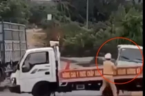 Xe 12 chỗ tông xe CSGT khiến 1 người bị thương: Tài xế có dấu hiệu phạm tội gì?