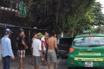 Mâu thuẫn về tiền lãi cầm đồ, dùng dao cứa cổ chủ tiệm ở Nam Định