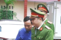Hoãn tòa xử Cựu Phó phòng Cảnh sát kinh tế xâm hại tập thể nữ sinh lớp 9