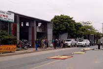 Hưng Yên: Xe máy va chạm ô tô, một người tử vong