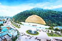 Bình Định chi 86 tỷ tạc phù điêu Lạc Long Quân - Âu Cơ: Sao không hỗ trợ dân nghèo?