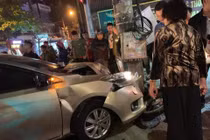 Hải Dương: Ô tô mất lái tông thẳng hai xe máy, một người chết