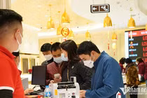 Giá vàng hôm nay 23/5: Tháo chạy khỏi nguy cơ, dồn hết tiền vào vàng