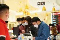 Giá vàng hôm nay 23/5: Tháo chạy khỏi nguy cơ, dồn hết tiền vào vàng