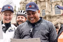 Ronaldo 'Béo' hoàn thành lời hứa đạp xe 500 km