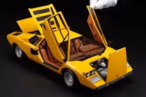 Gây bão mạng khi làm ô tô đồ chơi đắt hơn xe thật 