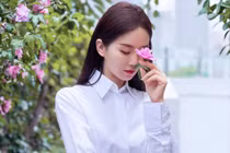 Thấy tôi vừa kết hôn với chồng giàu, anh trai ngỏ ý xin 100 triệu