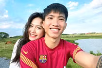 Đoàn Văn Hậu và bạn gái Doãn Hải My "tay trong tay" hẹn hò