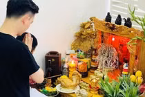 Sáng ra cứ khấn câu này để đánh thức Thần Tài, trưa lộc ào về 