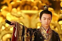 Hoàng đế nào bị con trai sát hại vì... lỡ lời trong khi thị tẩm?