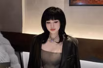 Tâm Tít “lão hoá ngược“: Trẻ trung từ nhan sắc tới phong cách thời trang