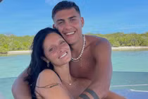 Bạn gái lưỡng tính cổ vũ Dybala tại chung kết World Cup