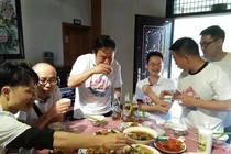 Nhận ra 5 sự thật phũ phàng khi đi họp lớp cấp 2