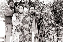 Thở dài biết nhà Thanh đã ‘hết thuốc chữa’ khi thấy Từ Hi tắm