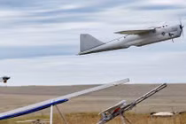 Bị tấn công điện tử ở Syria, máy bay không người lái của Nga đã về căn cứ