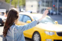 Chồng đưa tiền thoải mái tiêu xài, tôi sững sờ phát hiện sự thật 