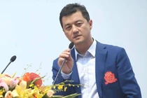 Cuộc sống nợ nần của Lý Á Bằng