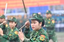 Màn võ thuật đẹp mắt của các nữ chiến sĩ biên phòng xinh đẹp 