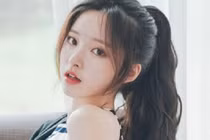 Hot girl Hàn Quốc mang "gương mặt đi mượn" nhờ dao kéo