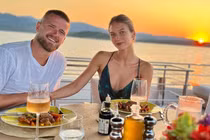 Ngạt thở với vẻ đẹp siêu mẫu vợ tuyển thủ Anh