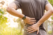 Dấu hiệu đau lưng cảnh báo vấn đề nguy hiểm