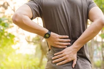 Dấu hiệu đau lưng cảnh báo vấn đề nguy hiểm