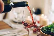 Sau khi ăn nhiều đạm, mỡ, bia rượu, có dấu hiệu này đi viện ngay