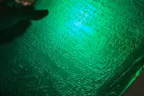 Phiến đá ngọc lục bảo bí ẩn, huyền thoại được ôm xuống mồ