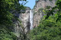 "Bí mật" ở thác nước cao nhất Trung Quốc bị lộ từ 1 video drone 