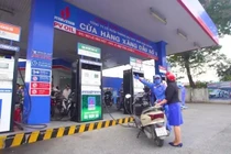 Giá xăng nguy cơ tăng gần 1.000 đồng/lít, kỷ lục đắt đỏ nhất lịch sử