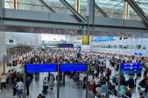 Khách Việt gặp trễ chuyến, lạc hành lý ở các sân bay châu Âu