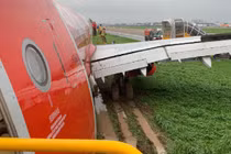 Lập tổ điều tra sự cố máy bay lao ra khỏi đường băng Tân Sơn Nhất 