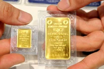 Tỉnh giấc trưa bay mất hơn 2 triệu, giá vàng về 72 triệu/lượng