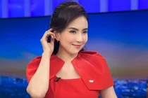 Nữ MC VTV vòng eo 56, 300 ngày đi làm không mặc trùng đồ