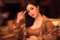 Rầm rộ tin Hương Tràm đã về Việt Nam sau 3 năm du học Mỹ