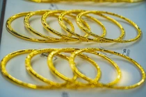 Giá vàng hôm nay 21/9: Vàng tiếp tục xuống dốc