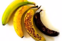 Trái chuối thâm đen tưởng vứt đi bỗng trở nên vàng tươi nhờ mẹo này