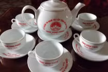 Chi 269 tỷ tặng ấm chén, cờ cho dân, lãnh đạo Hải Phòng nói gì?