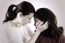 9 câu động viên khi con bị bắt nạt càng khiến trẻ tổn thương