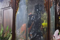 Bí ẩn pho tượng một tay, một chân trong ngôi đền cổ ở Thanh Hóa