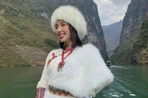 Thùy Tiên rút kinh nghiệm vì mặc đồ Mông Cổ chụp hình ở sông Nho Quế