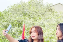 Đẹp ngỡ ngàng mùa hoa sưa nở trắng trời Hà Nội