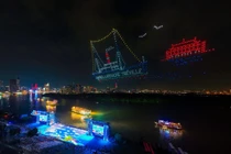 Sáng bừng đêm Sài Gòn với màn trình diễn drone hoành tráng bậc nhất