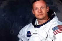 Người đầu tiên đặt chân lên Mặt trăng là ai?