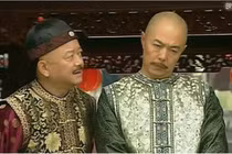 Bỏ cát vào cháo cứu trợ, sao Hòa Thân lại được khen?