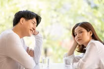 Người yêu bỗng đưa ra đề nghị bất ngờ khiến em hoang mang